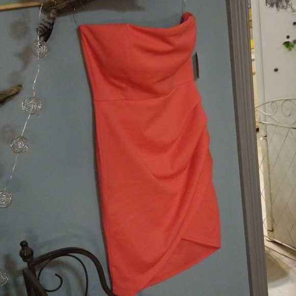 Coral strapless mini dress - Picture 2 of 6